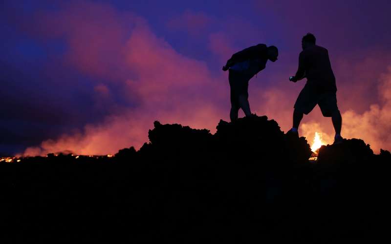 image for USGS: Don't Roast Marshmallows Over Hawaii Volcano