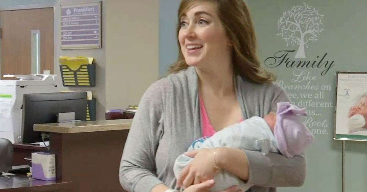 image for Kentucky Doctor Delivers Patient's Baby Right Before Giving Birth to Daughter