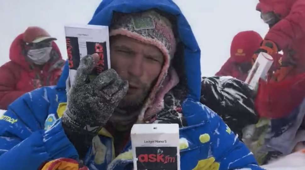 image for Man dies on Mount Everest during ASKfm cryptocurrency promotional stunt