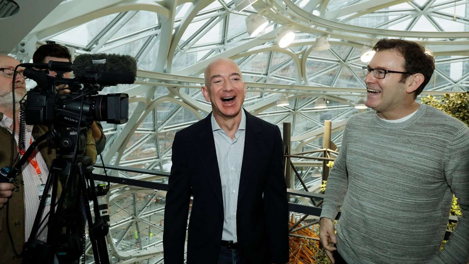 image for Amazon Workers Demand Jeff Bezos Cancel Face Recognition Contracts With Law Enforcement