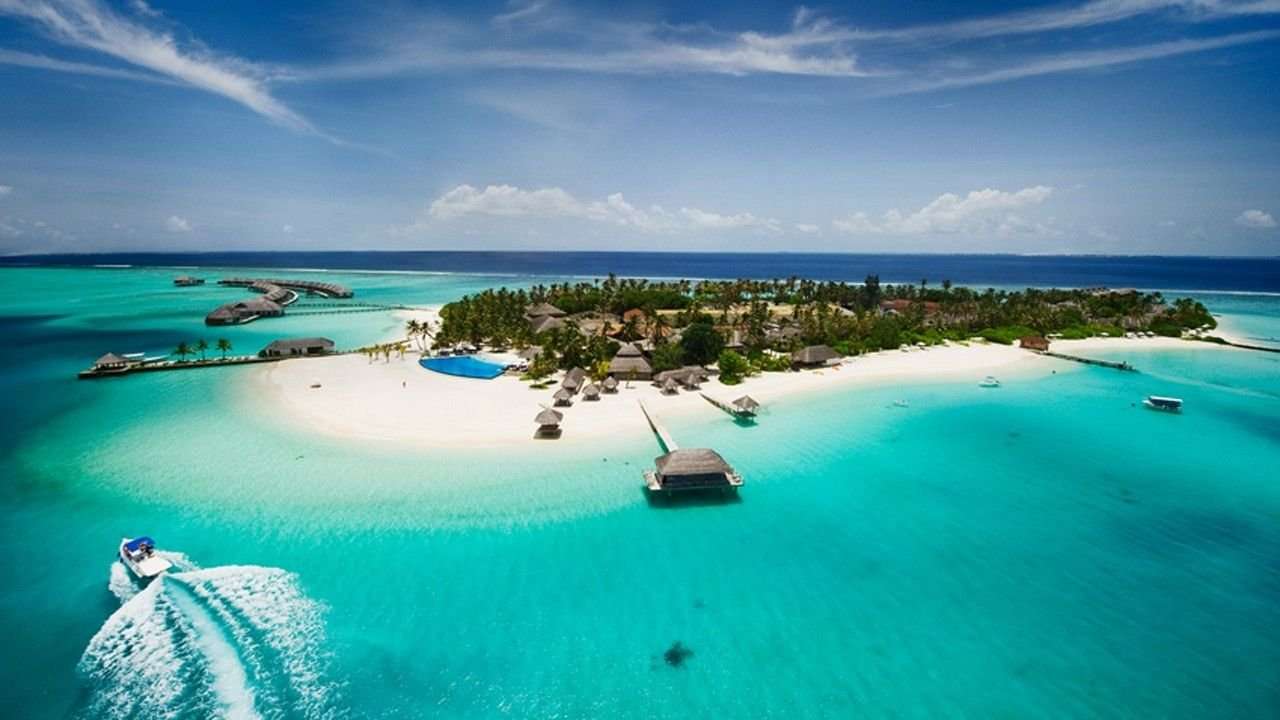 image for Maldives resorts fed up with Instagram models requesting free stays