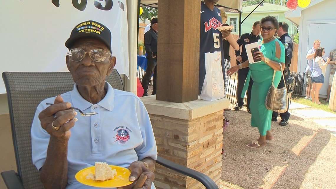 image for Bank returns WWII veteran Richard Overton's funds after theft, cousin says