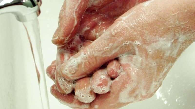 image for Hospital doctors neglect washing their hands when no one's looking