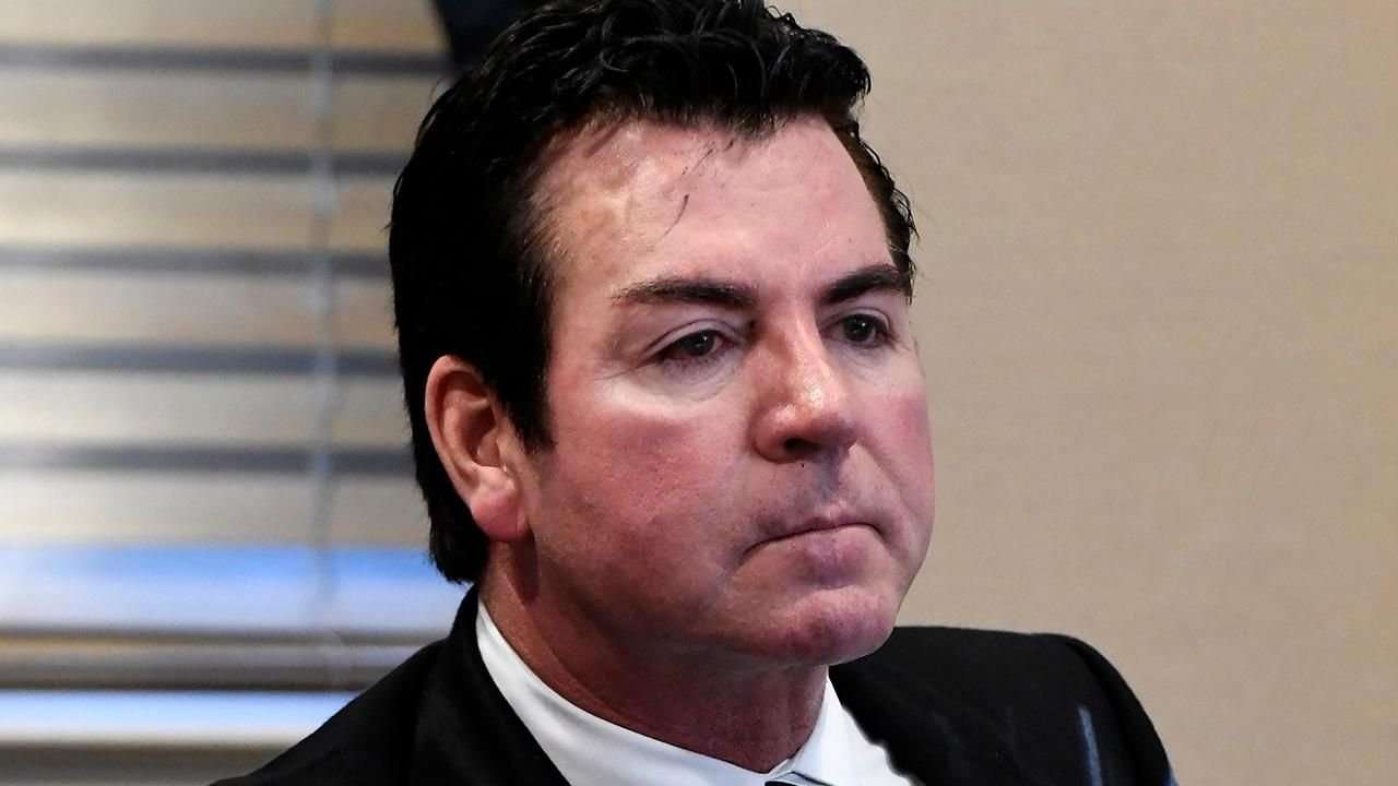 image for Mayor removes 'Papa John' Schnatter's name from hometown gym in wake of controversy, mails back $400K donation