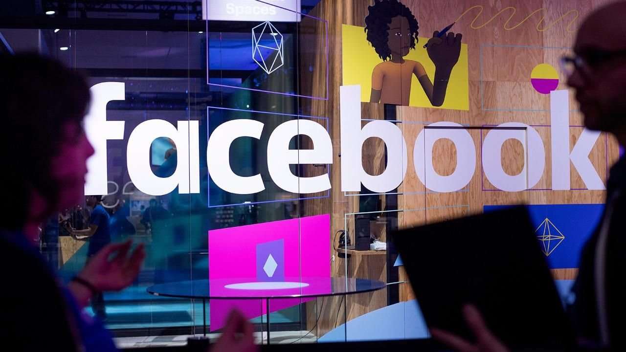 image for Facebook plunges 20% as revenue, user growth disappoint