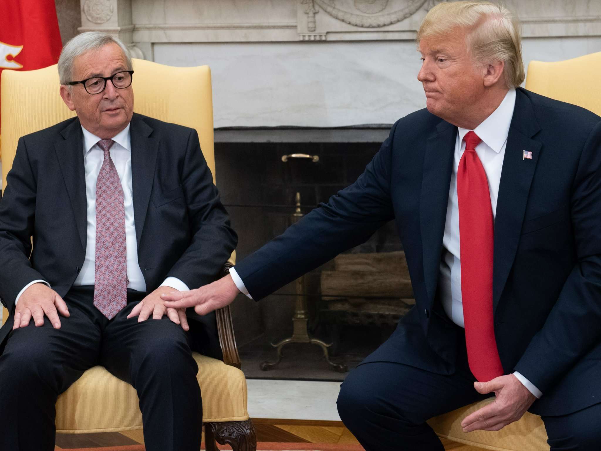 image for Juncker used ‘brightly coloured, simple flashcards’ to explain trade to Trump during meeting