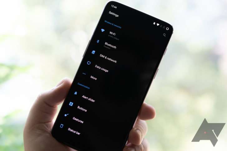 image for Weekend poll: Do you want a system-wide dark theme in stock Android?