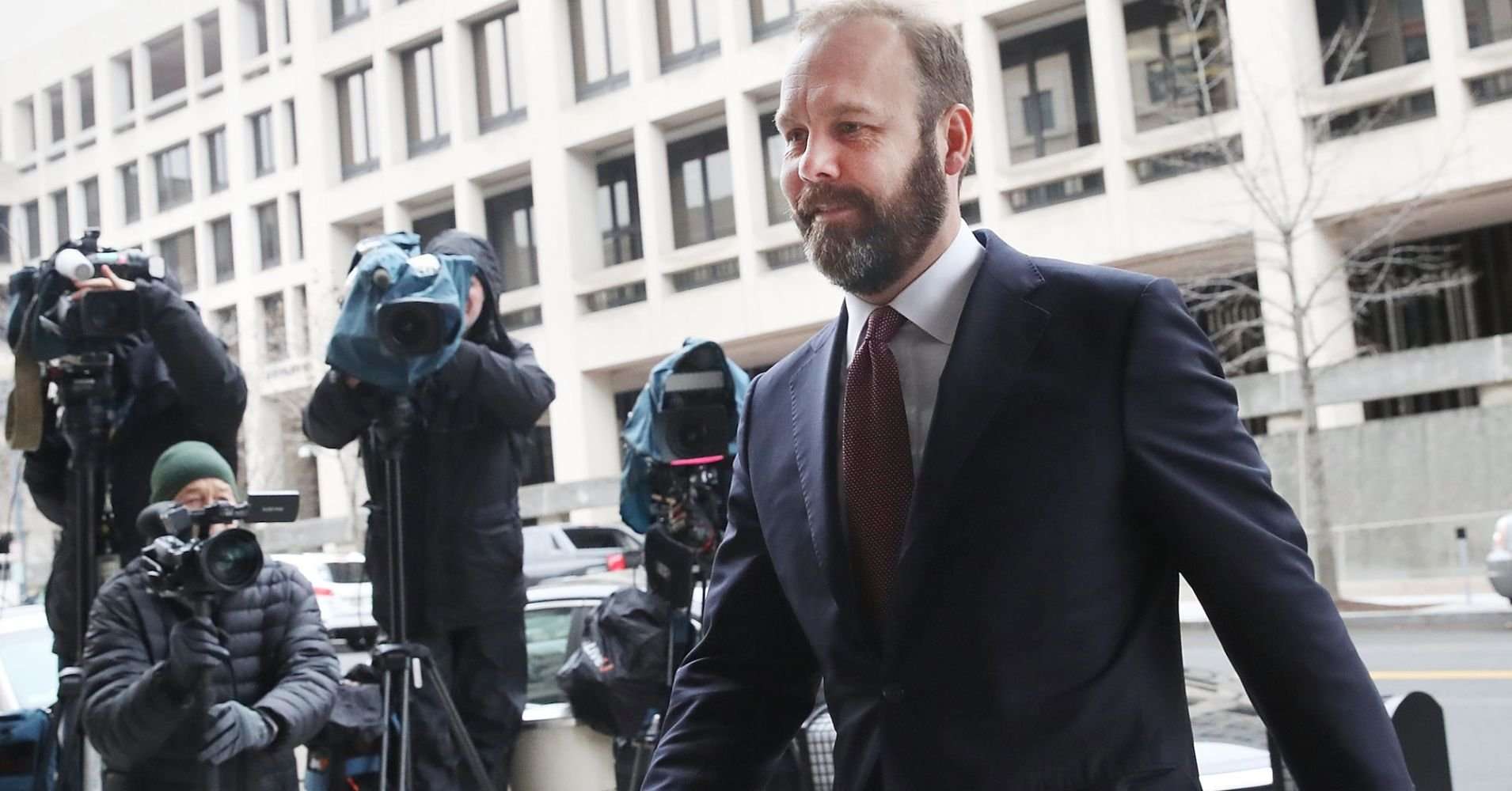 image for Rick Gates says he committed crimes with former Trump campaign chief Paul Manafort