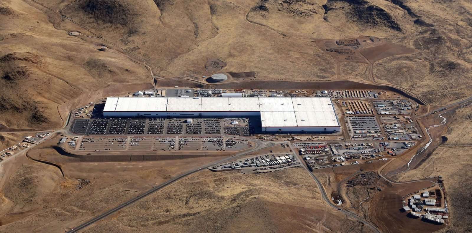 image for Tesla Gigafactory 1 now employs over 3,000 workers as it becomes biggest battery factory in the world