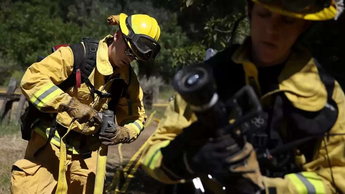 image for Pissed Off by Verizon, Firefighters Join the Fight to Restore Net Neutrality