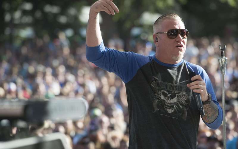 image for 3 years after The Great Bread Incident, Smash Mouth returns to Colorado food fest