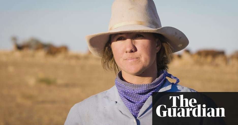 image for Drought-stricken farmers challenge Coalition's climate change stance in TV ad