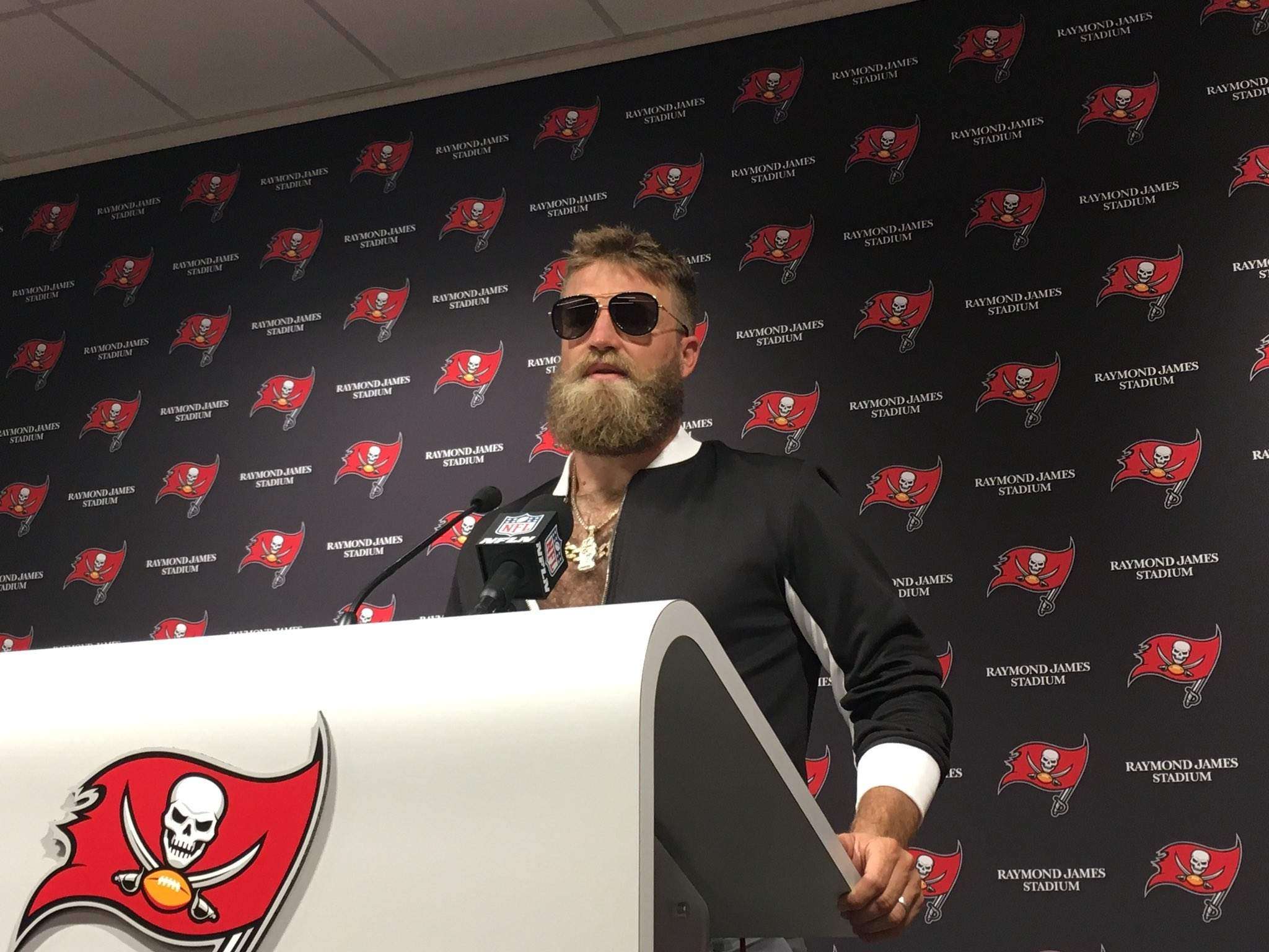 image for Bucs-Eagles: Ryan Fitzpatrick, teammates are not who we thought they were