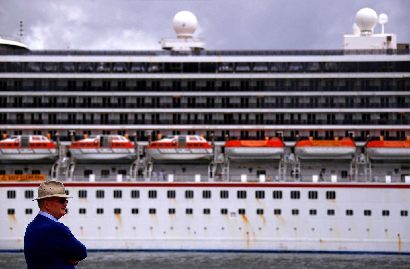 image for Cruise Ship Refunds Passengers After 1,300 Men Took Over and Turned It Into a Giant Burlesque Show