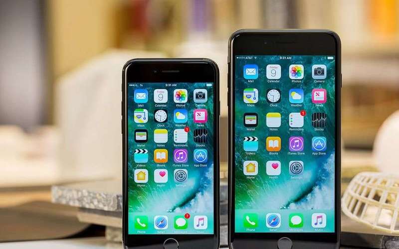 image for Apple and Samsung fined in Italy for slowing down their phones