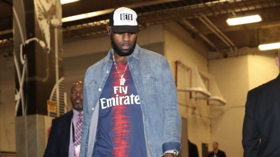 image for LeBron James dons Beto O'Rourke hat to game in San Antonio