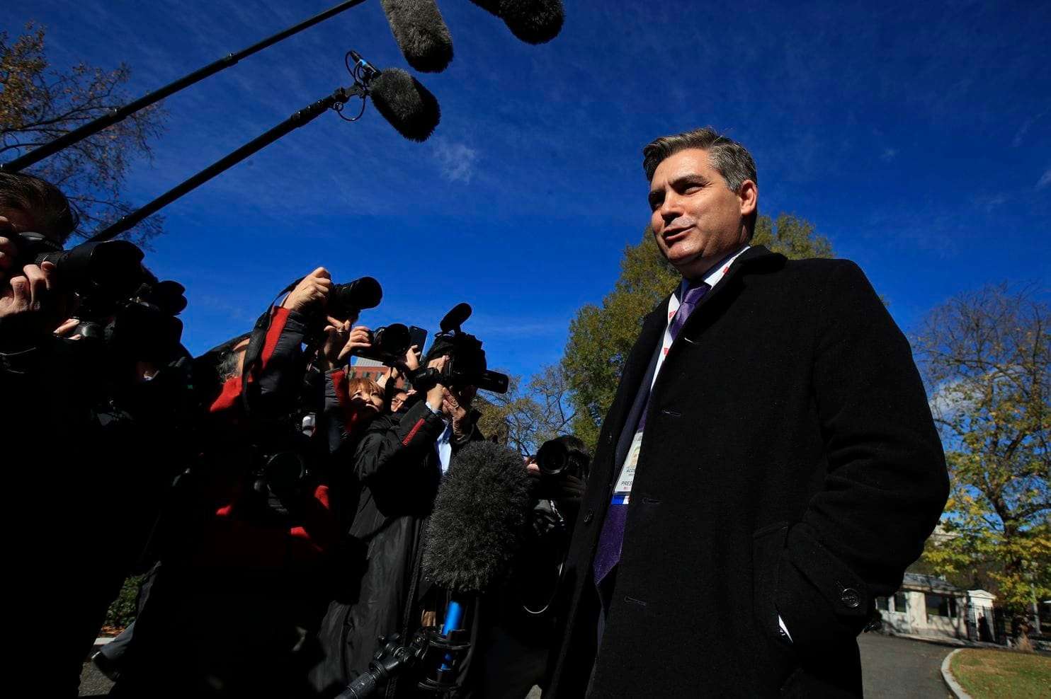 image for White House tells Acosta his press pass will be suspended again when order expires, CNN says