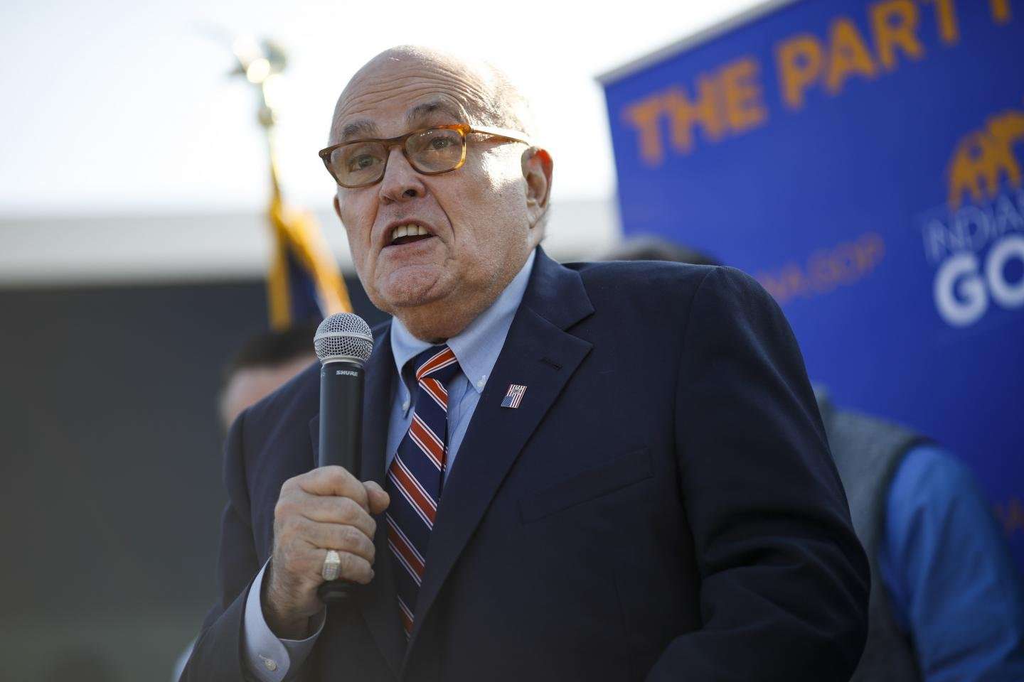 image for Trump Lawyer Rudy Giuliani Says Manafort 'Often' Shared Mueller Questions: Report