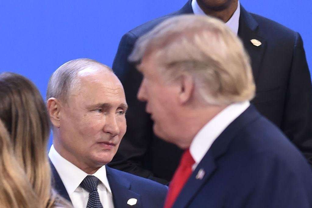 image for Did Trump Meet With Putin at G20? White House Confirms Surprise 'Informal' Meeting With Russian Leader