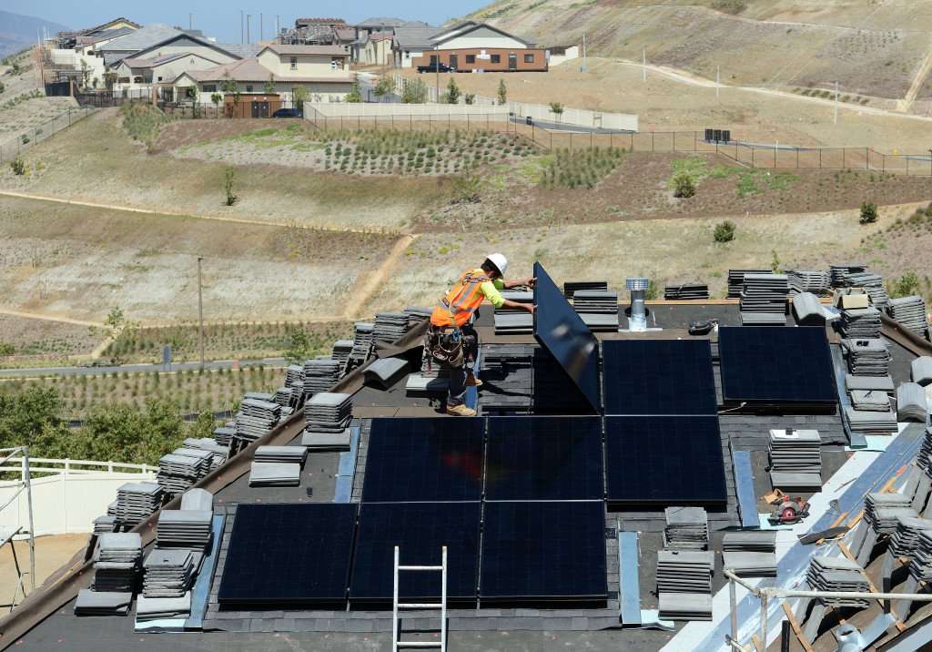 image for California officially becomes first in nation mandating solar power for new homes
