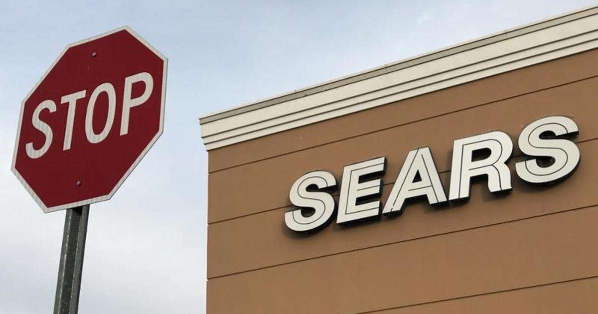 image for Sears bankruptcy court OKs $25 million in bonuses for top execs