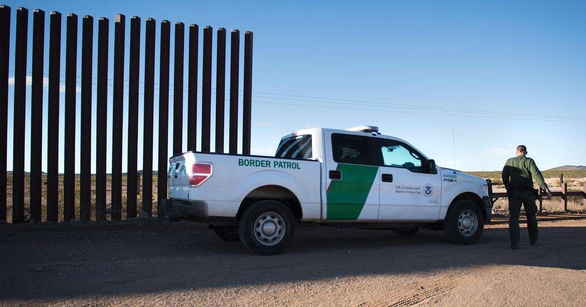 image for GoFundMe for border wall raises over $10 million from 174k donors