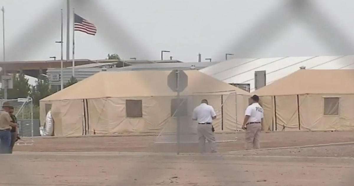 image for Operators of Texas "Tent City" for unaccompanied migrant children plan to close it