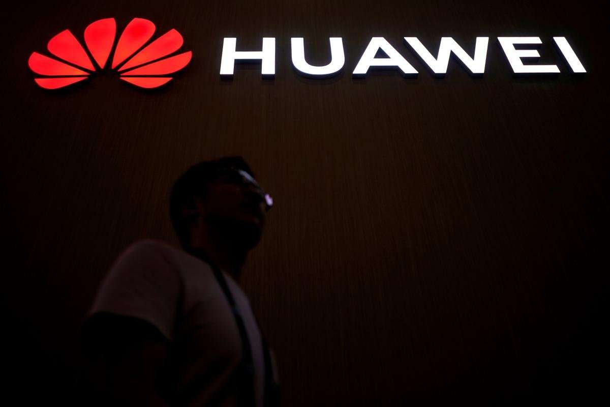 image for Exclusive: White House mulls new year executive order to bar Huawei, ZTE purchases