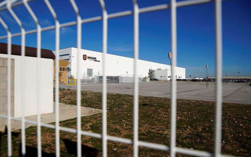 image for Amazon workers strike in Spain ahead of Three Kings gift-giving
