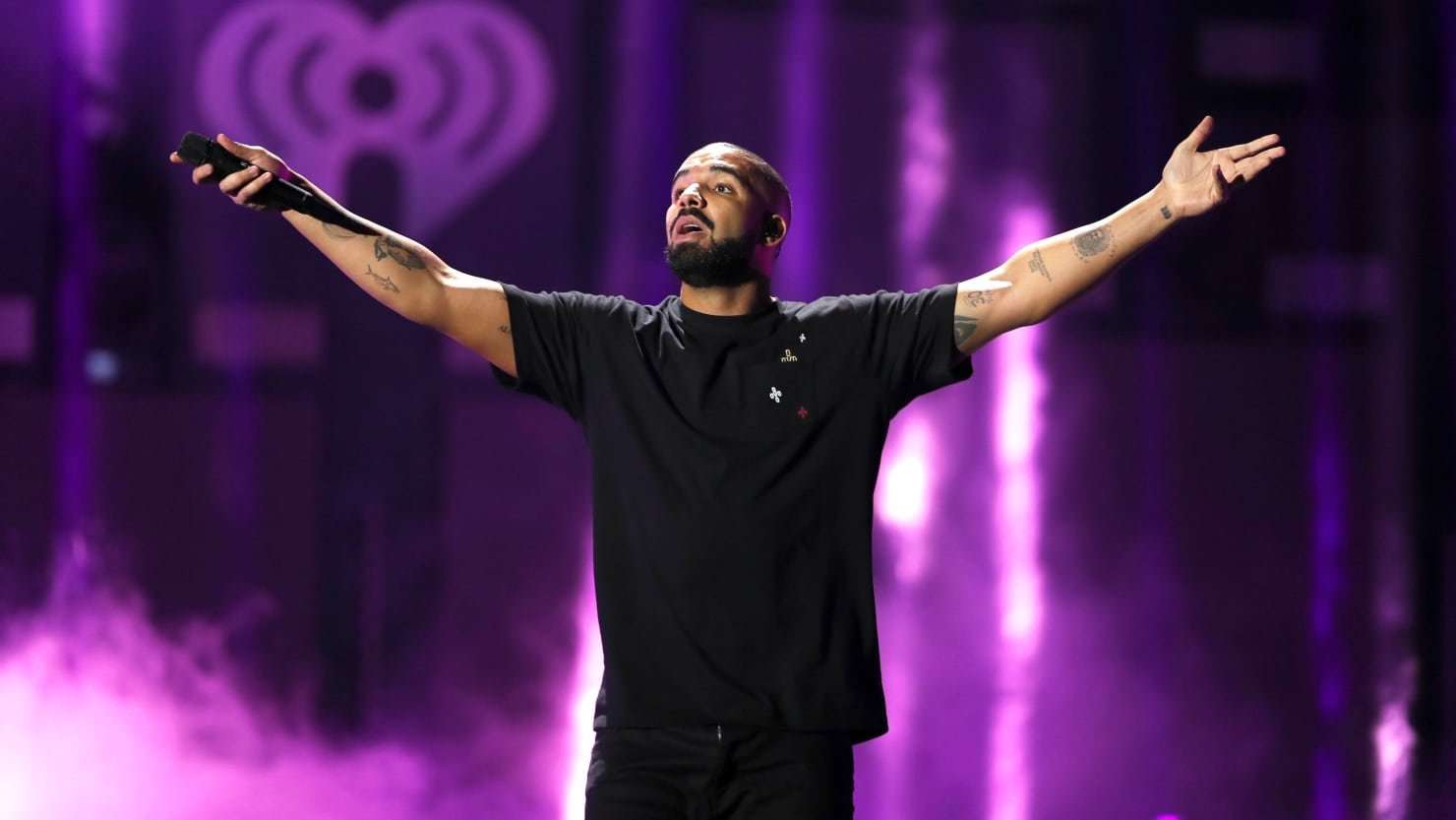 image for Disturbing Video of Drake Fondling and Kissing 17-Year-Old Girl Surfaces