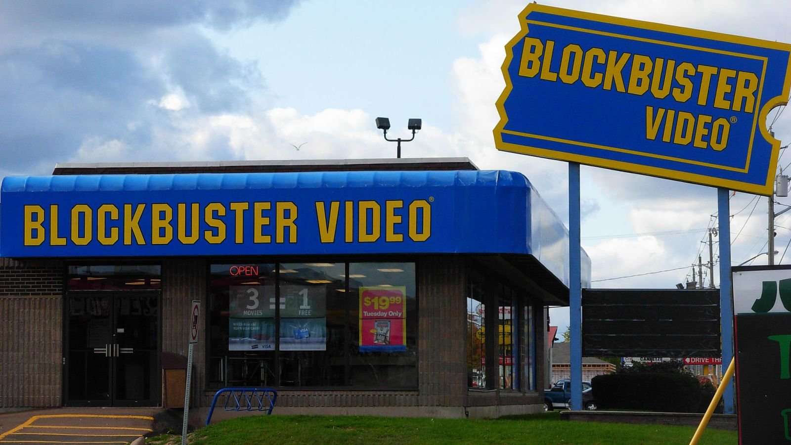 image for There's Only One Surviving Blockbuster Left on Planet Earth