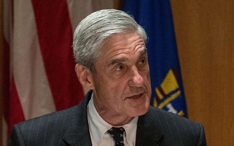 image for Mueller Nudges D.C. Judge to Throw the Book at Manafort