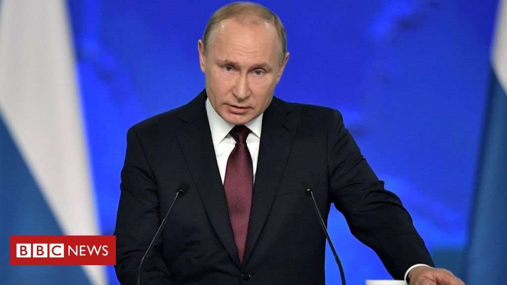 image for Russia laws ban 'disrespect' of government and 'fake news'