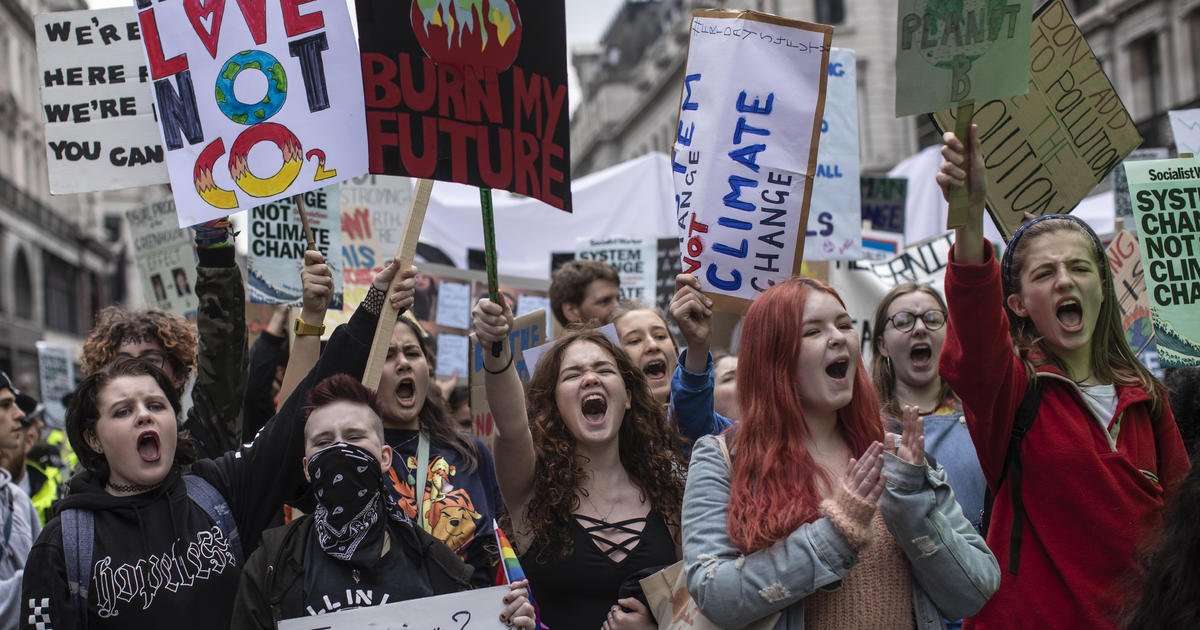image for Thousands of scientists back "young protesters" demanding climate change action