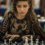 image for Iranian chess player Dorsa Derakhshani plays for the US team after being banned from playing without her hijab by her own team