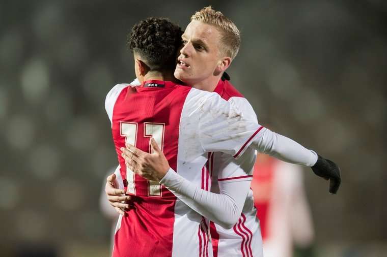 image for AjaxTimes auf Twitter: "Van de Beek: "I looked up at the scoreboard after I had scored, saw it was the 34th minute and simply knew that wasn't coincidence. It's something very special."… https: