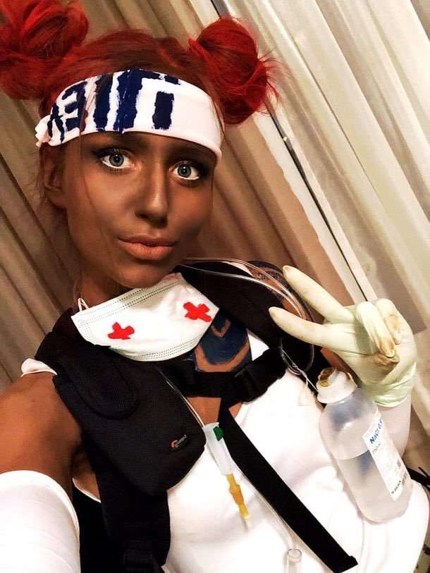 image for KEEM 🍿 auf Twitter: "This twitch streamer was cosplaying a Apex Legends character & got banned from @twitch for “Blackface” #DramaAlert… "
