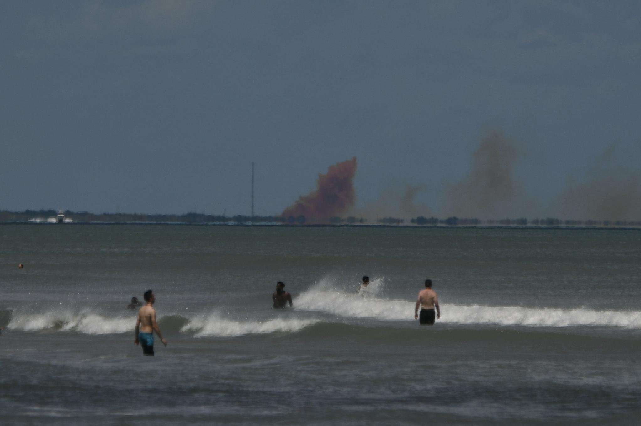 image for Emre Kelly auf Twitter: "BREAKING: #SpaceX Crew Dragon suffered an anomaly during test fire today, according to 45th Space Wing. Smoke could be seen on the beaches. "On April 20, an anomaly occurred a