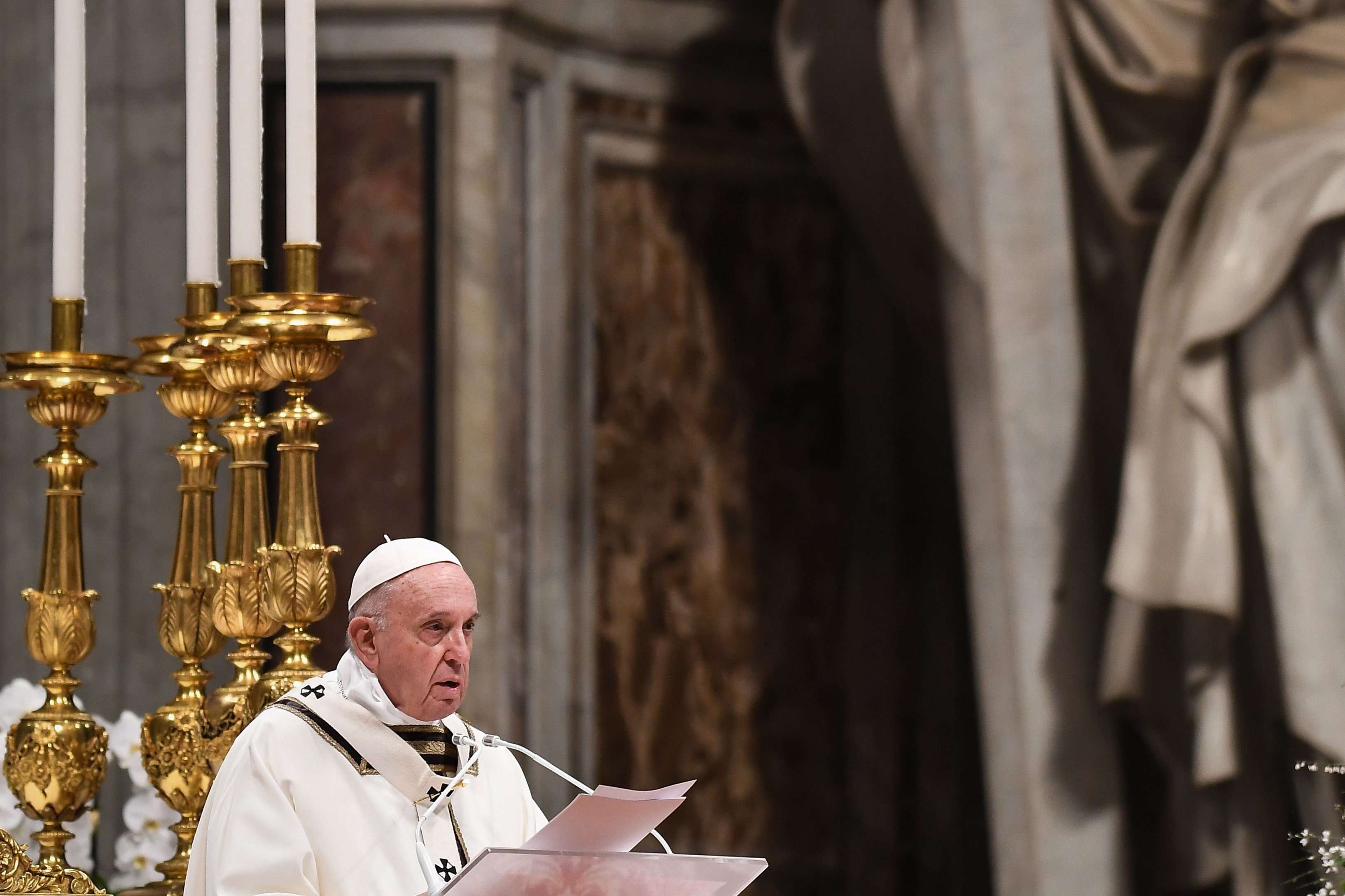 image for Pope during Easter vigil: Reject the ‘glitter of wealth’