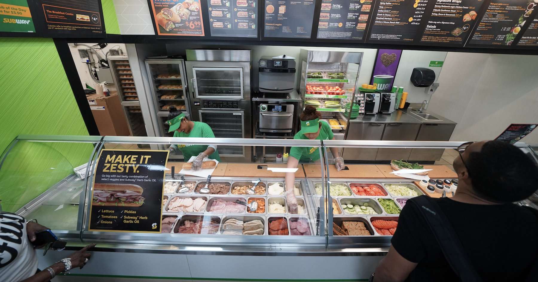 image for Subway closed 1,100 restaurants last year