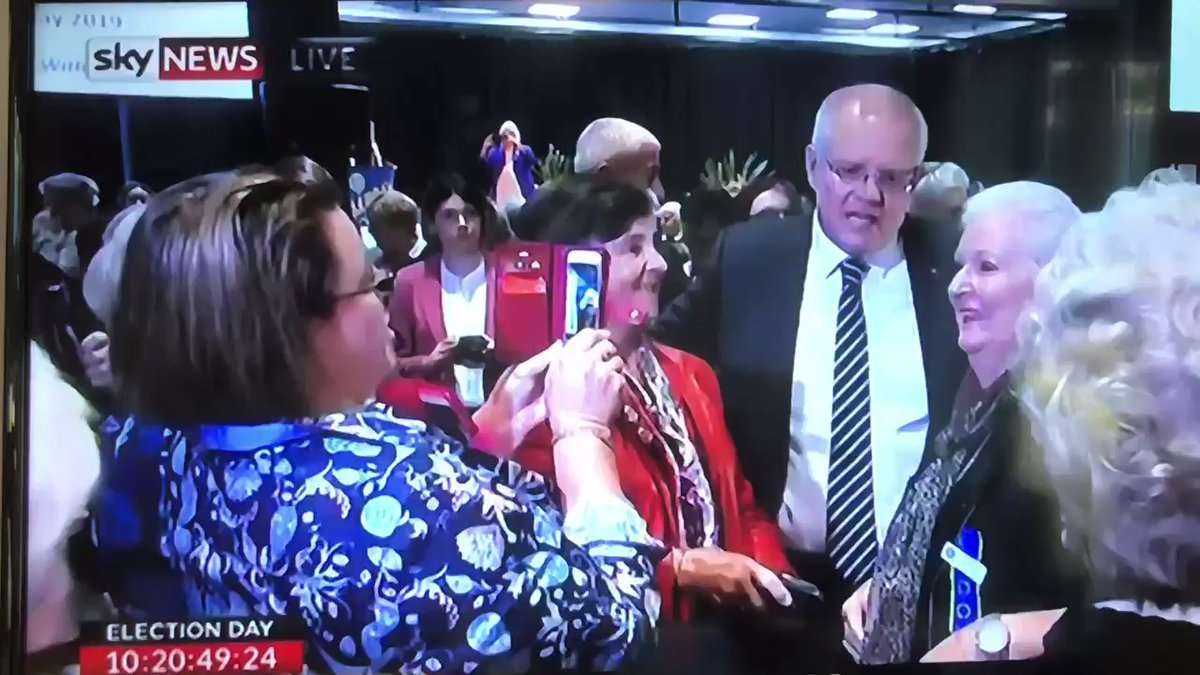 image for Jake Lyle auf Twitter: "#BREAKING Prime Minister @ScottMorrisonMP has been egged by a protester #auspol @SkyNewsAust… "