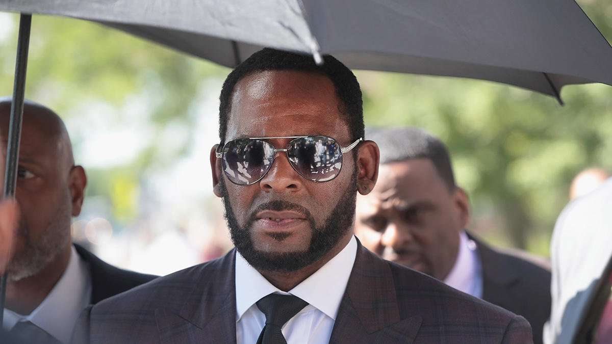 image for R. Kelly Arrested in Chicago on Federal Child Pornography Charges, Faces NYC Indictment Also