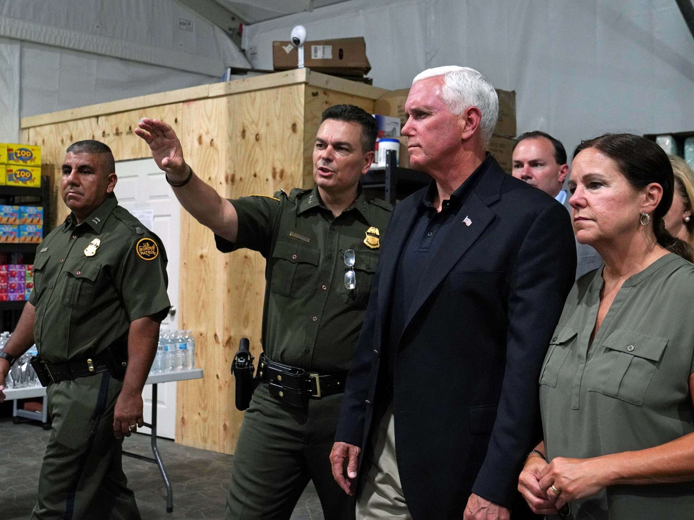 image for Video shows Mike Pence ‘callously’ turning back on caged migrants while touring border detention centres