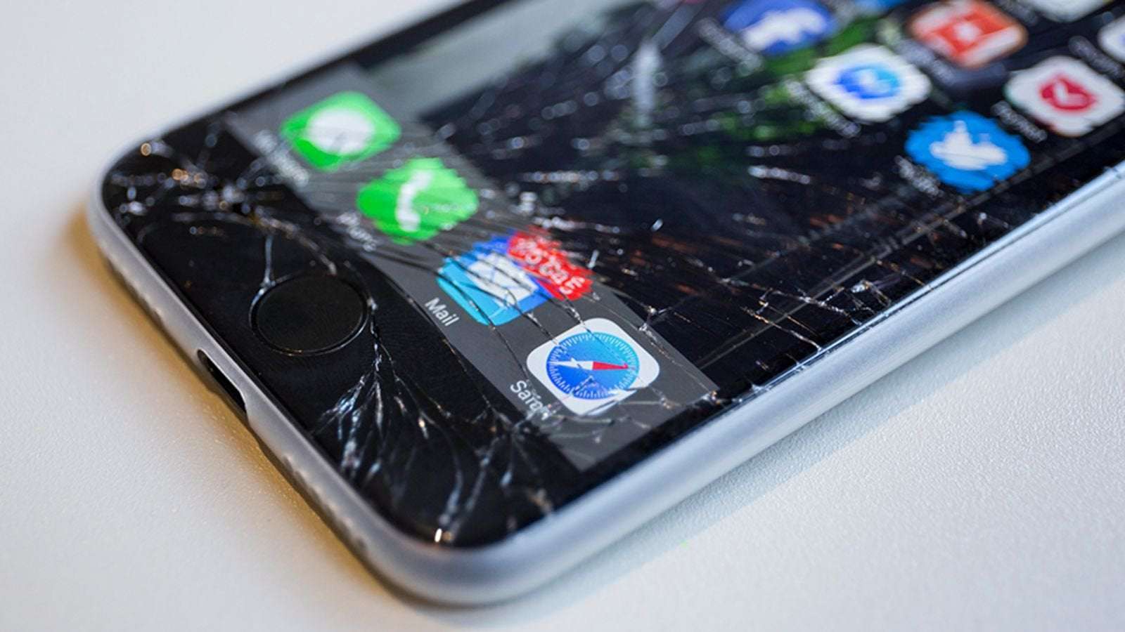 image for Apple's Favorite Anti-Right-to-Repair Argument Is Bullshit