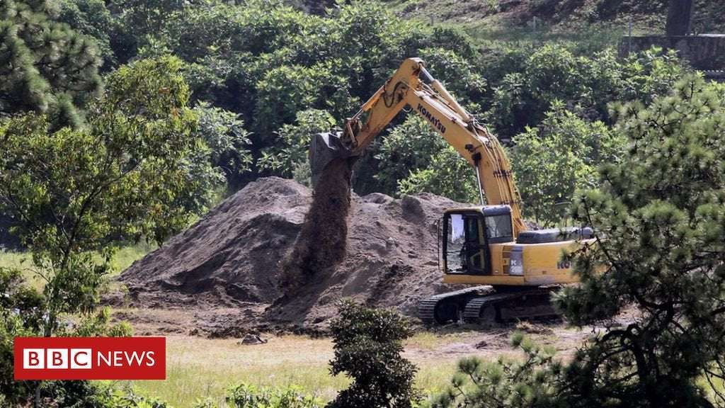 image for Mexico Jalisco: Forensics identify 44 bodies in well