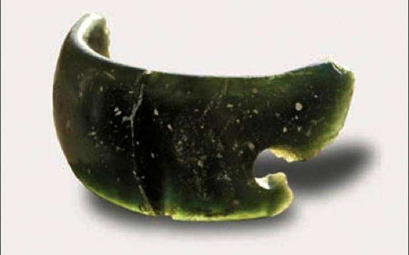 image for 40,000-year-old bracelet made by extinct human species found