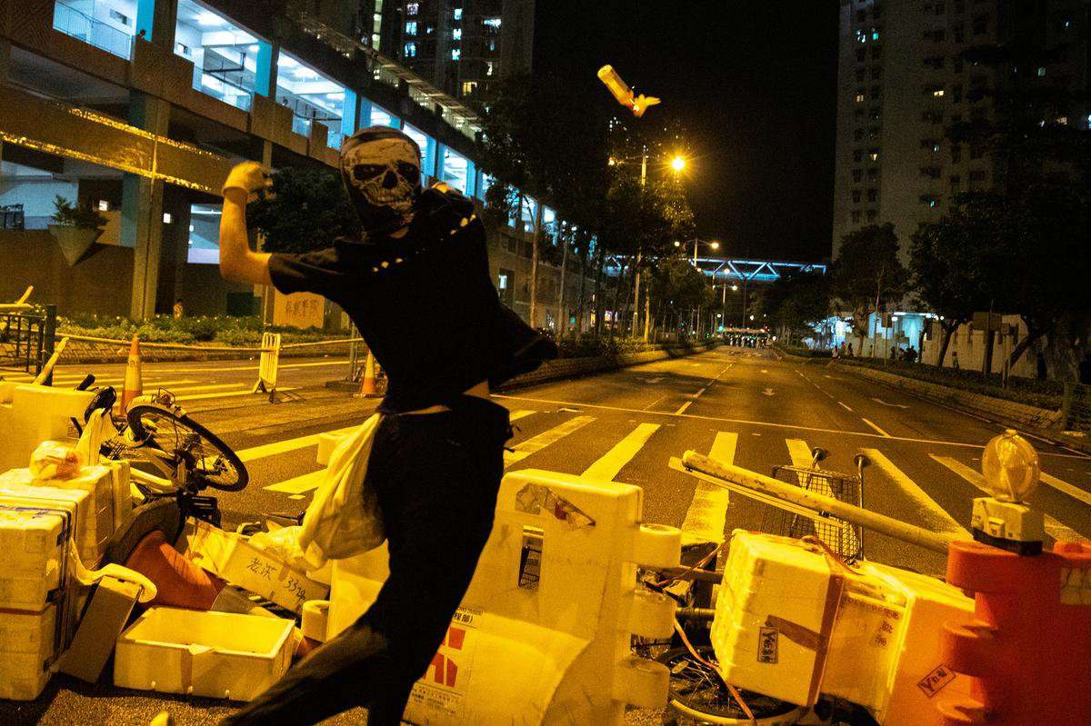 image for Tens of thousands of Hong Kong protesters plead for U.S. help