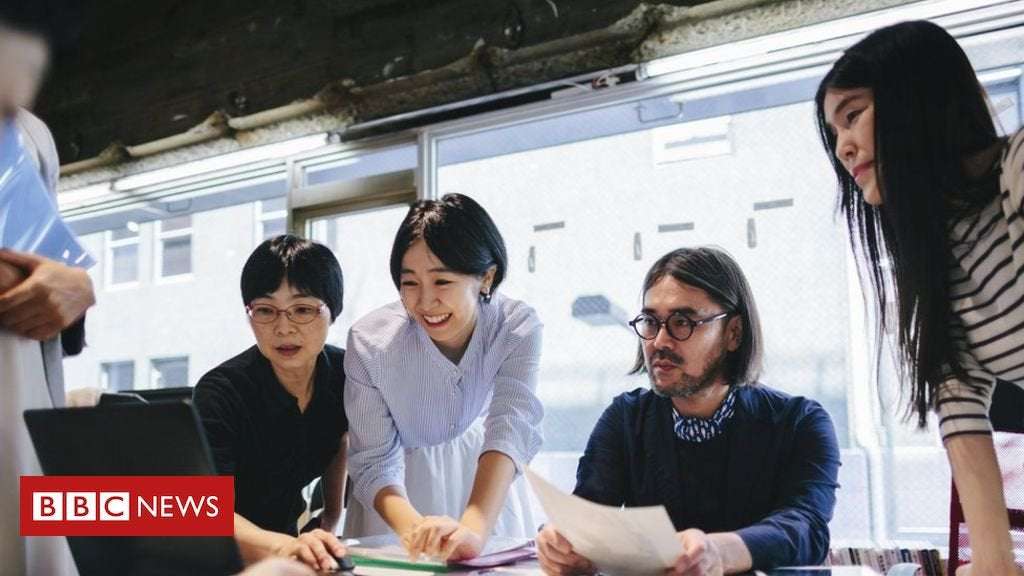 image for Japan 'glasses ban' for women at work sparks backlash
