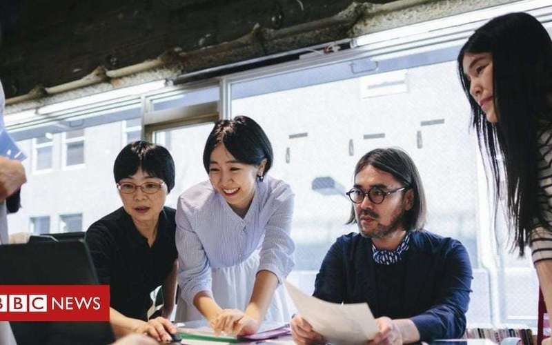 image for Japan 'glasses ban' for women at work sparks backlash