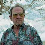 image for First Image of Tommy Lee Jones in 'Wander' - Plays an eccentric conspiracy theorist & private detective investigating a local murder. - Also starring Aaron Eckhart, Katheryn Winnick and Heather Graham.